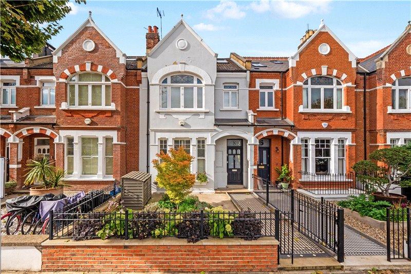Victorian residential architecture restorations across the Fulham housing market