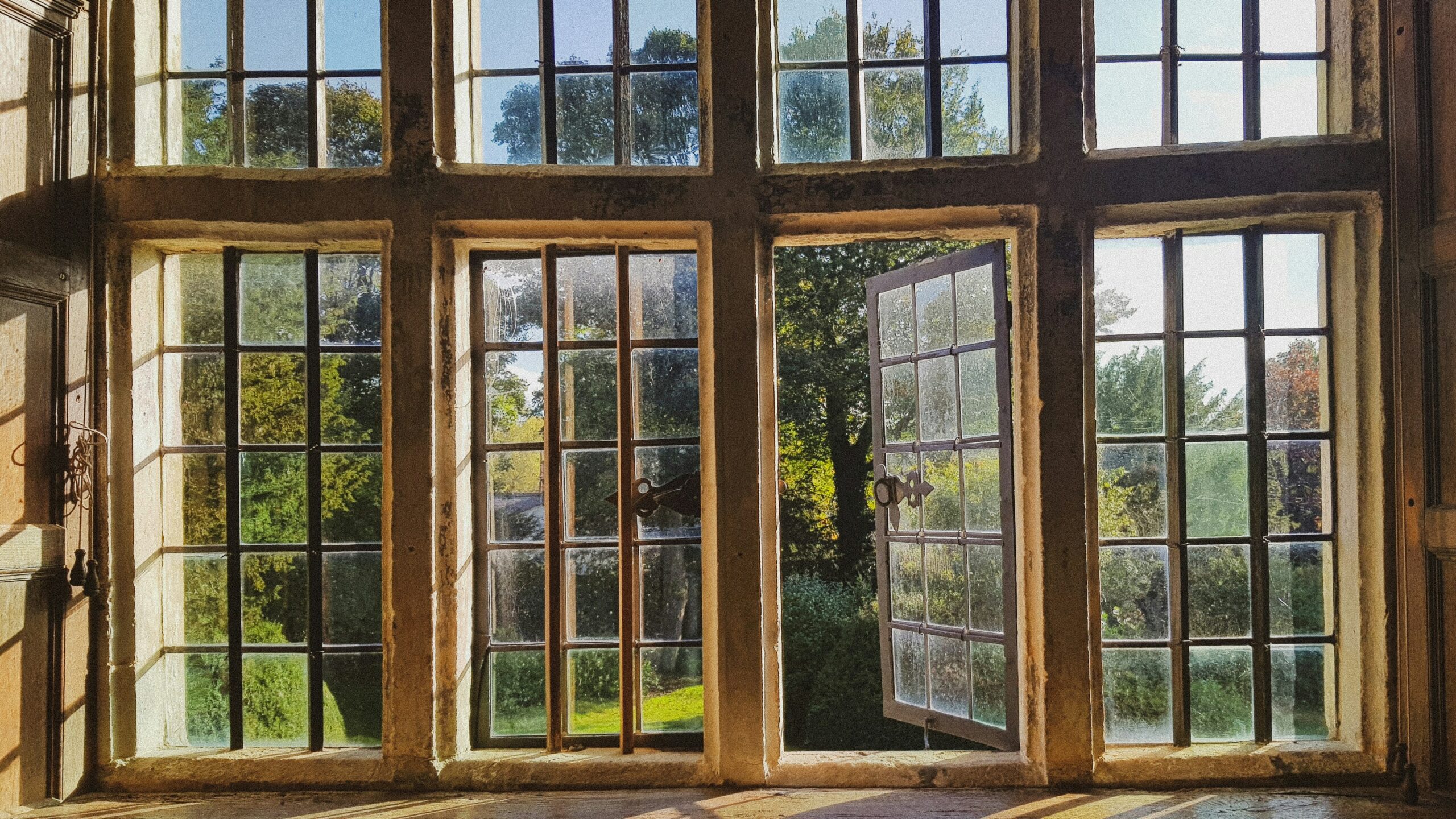 Precision Heritage Sash Restoration and Fitment West London - ELB Construction Services